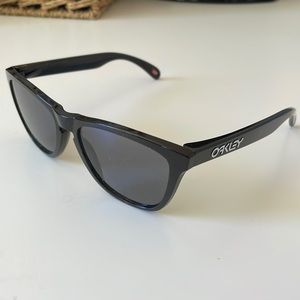 Black Oakley Frogskins, barely used, great condition, normally $130